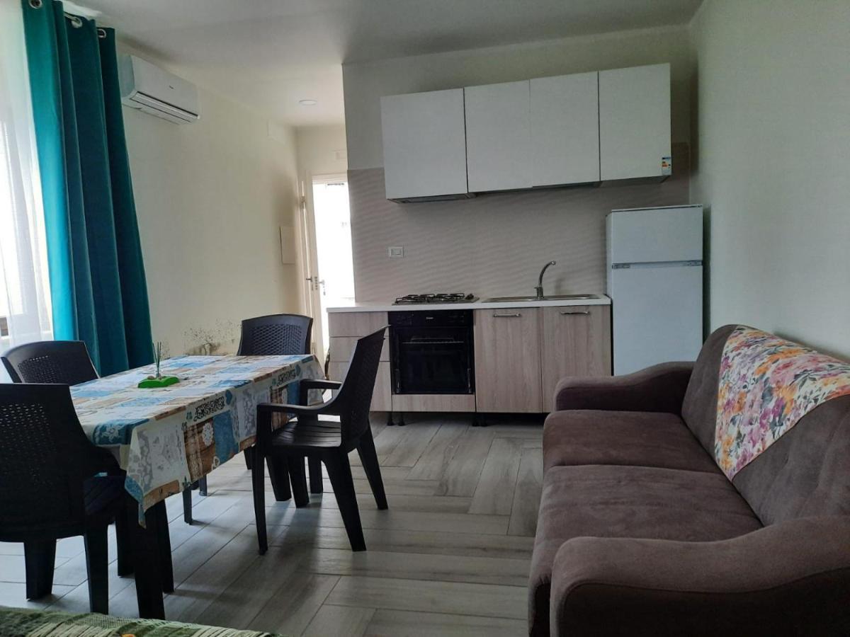 Casa Miriam Apartment Mondragone Bagian luar foto