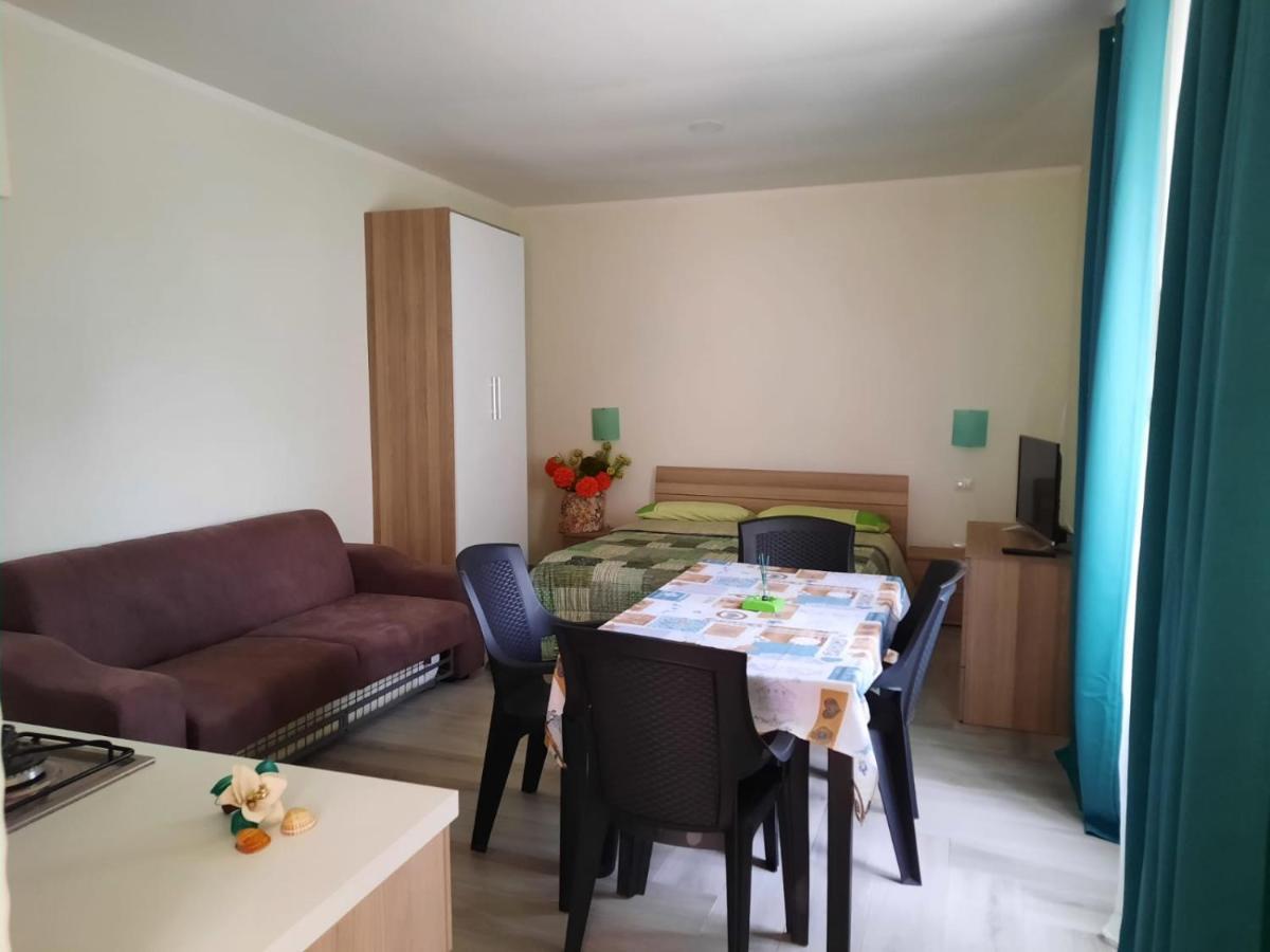 Casa Miriam Apartment Mondragone Bagian luar foto