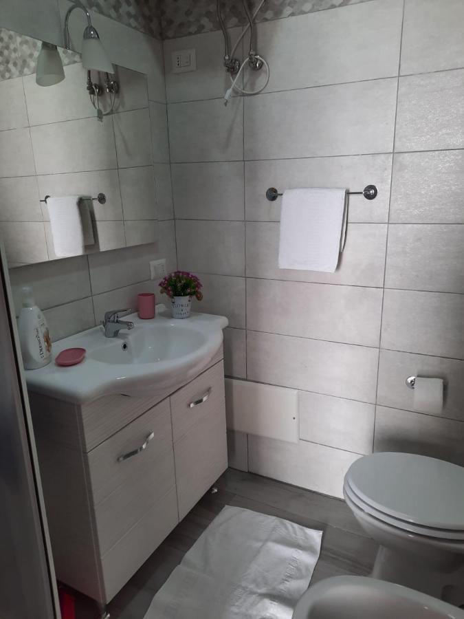 Casa Miriam Apartment Mondragone Bagian luar foto