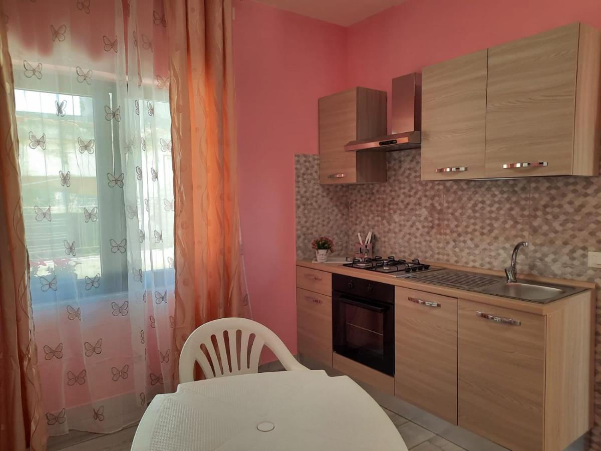 Casa Miriam Apartment Mondragone Bagian luar foto